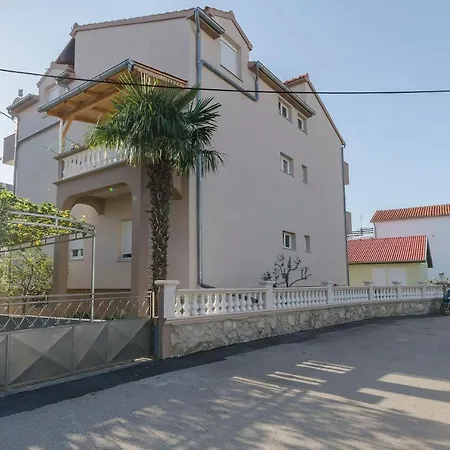 Rajka Apartment *