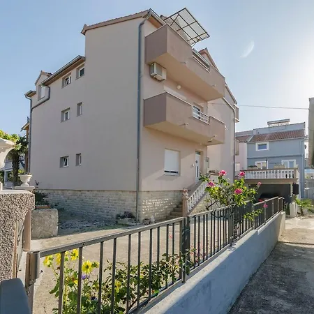 Rajka Апартаменты Водице